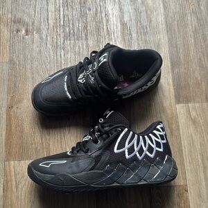 Used Puma lamelo ball MB.01